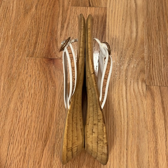 Italian Shoemakers White and Gild Cork Kitten Heels - Picture 4 of 8
